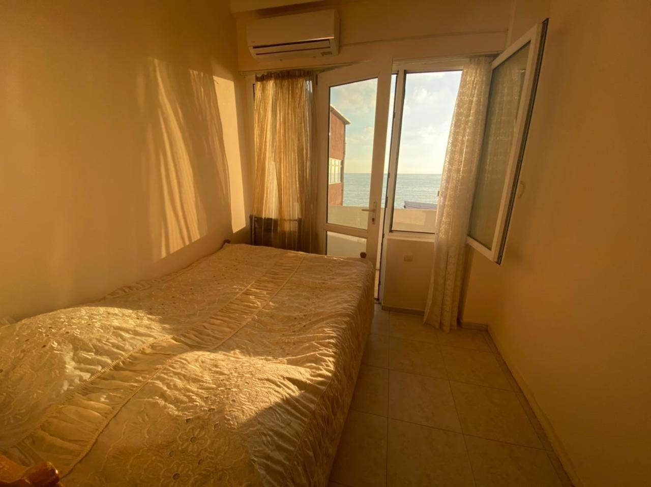 Guest House Orange Кобулети Екстериор снимка