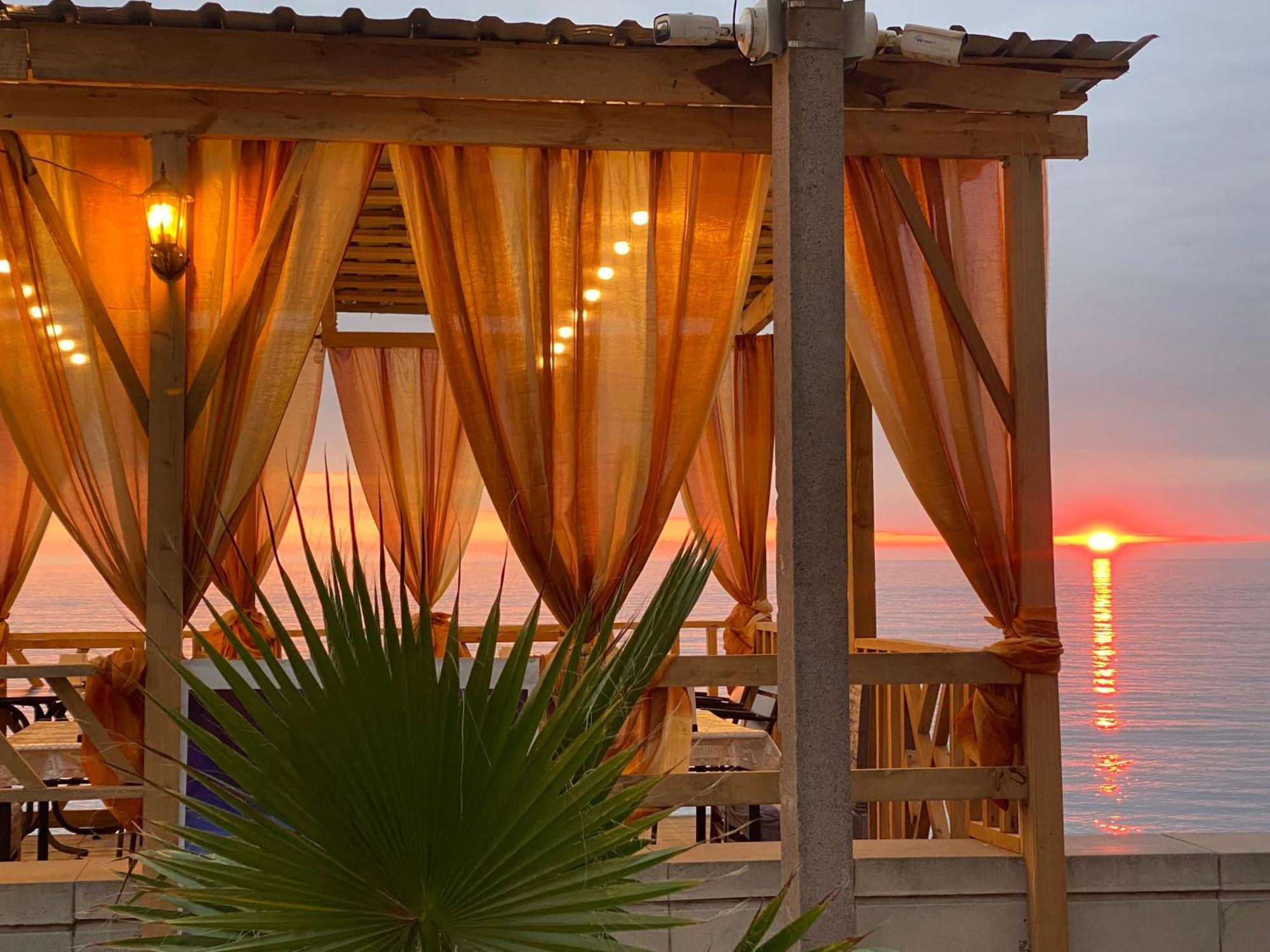 Guest House Orange Кобулети Екстериор снимка